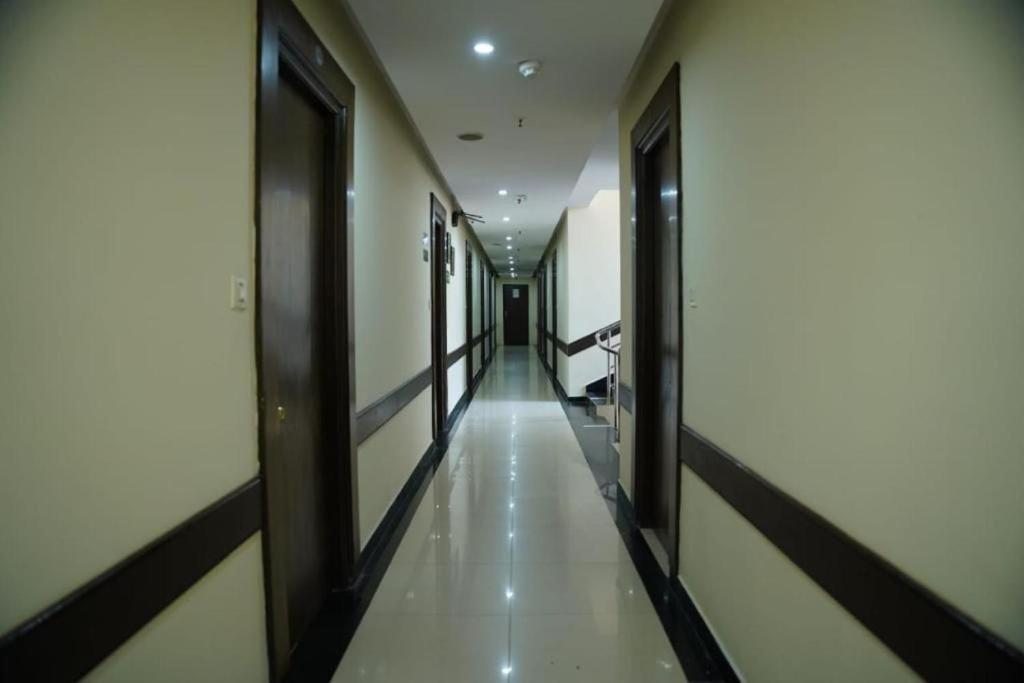 Blossom Rooms Hotel Vashishtha - Free Lunch Or Dinner- Free Breakfast حيدر أباد المظهر الخارجي الصورة