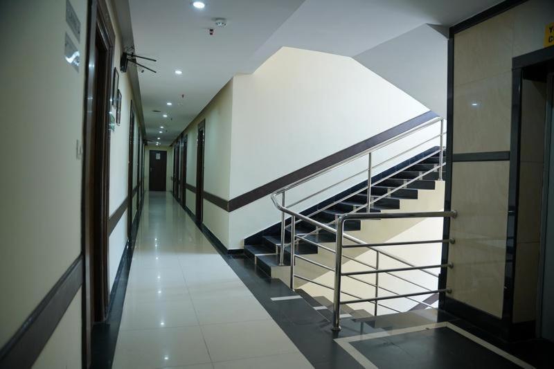 Blossom Rooms Hotel Vashishtha - Free Lunch Or Dinner- Free Breakfast حيدر أباد المظهر الخارجي الصورة