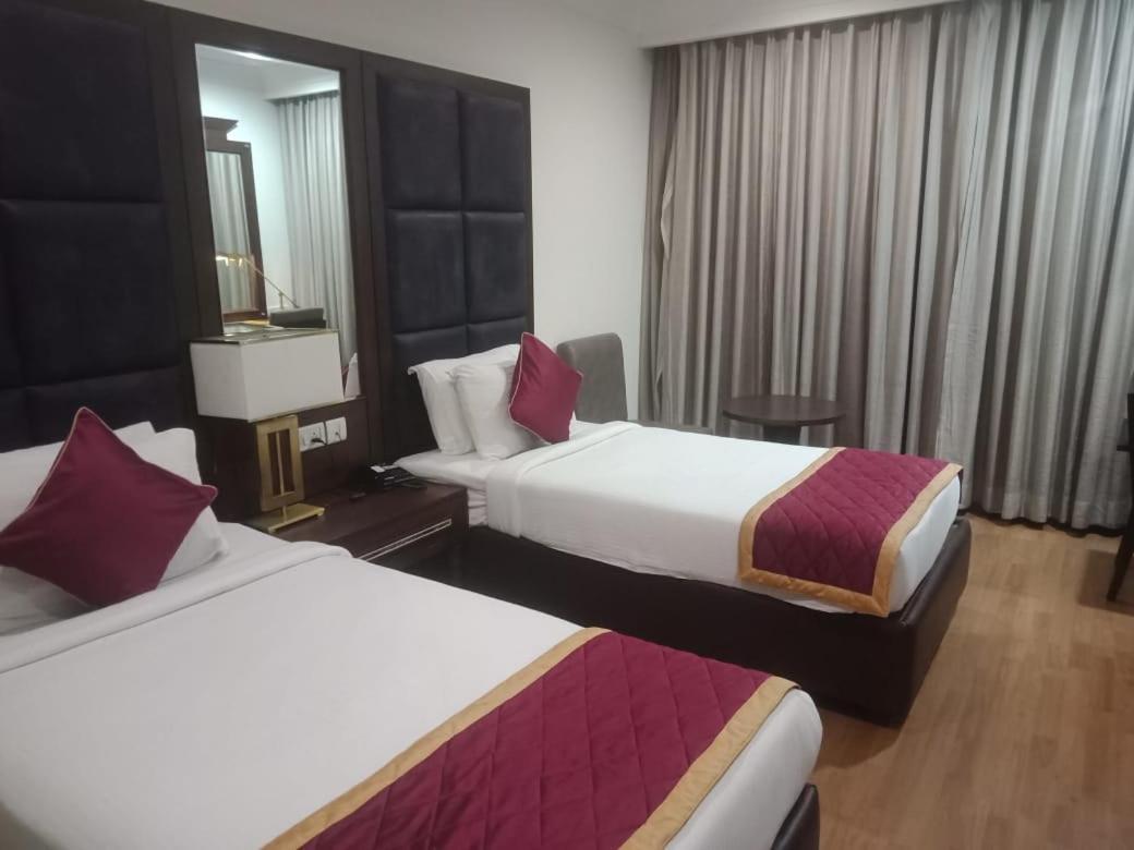 Blossom Rooms Hotel Vashishtha - Free Lunch Or Dinner- Free Breakfast حيدر أباد المظهر الخارجي الصورة
