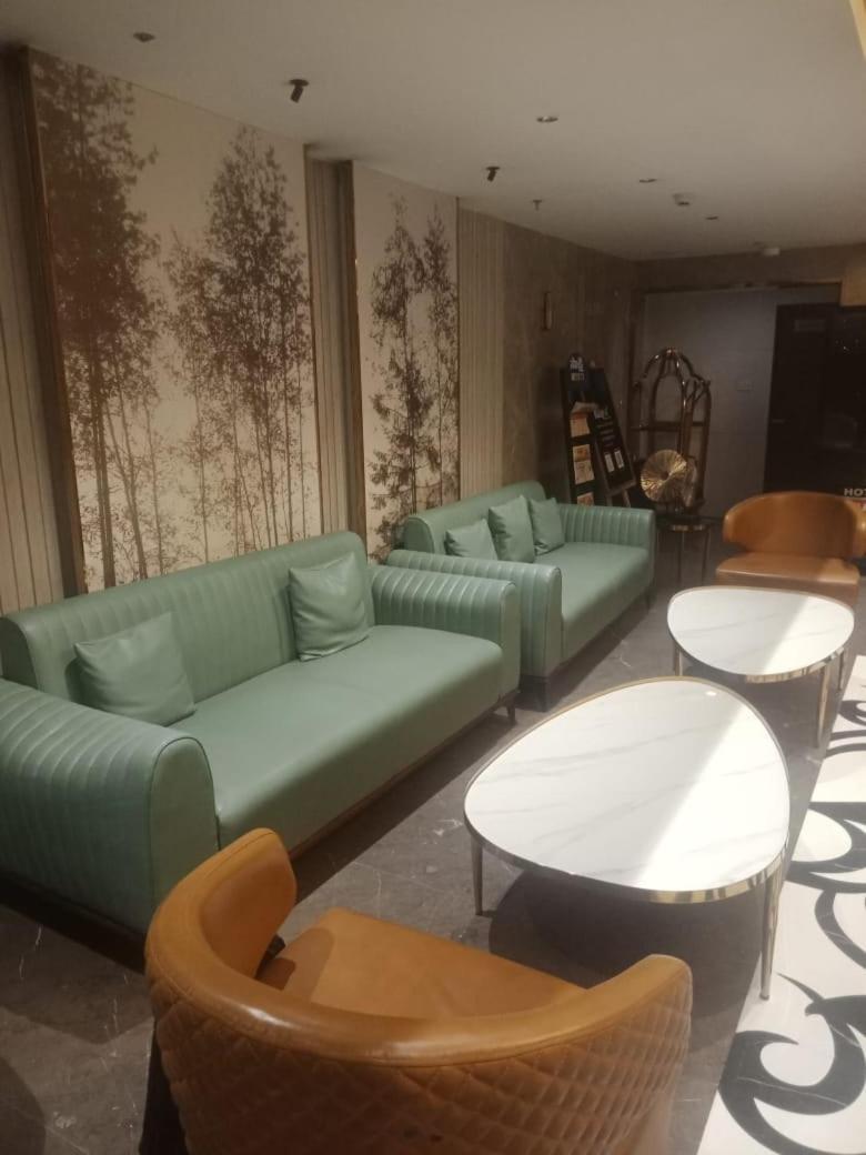Blossom Rooms Hotel Vashishtha - Free Lunch Or Dinner- Free Breakfast حيدر أباد المظهر الخارجي الصورة