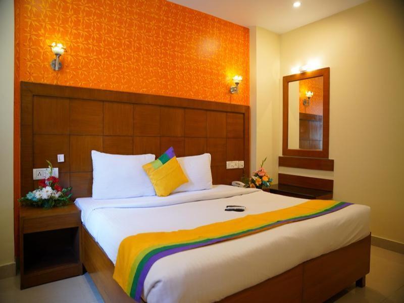 Blossom Rooms Hotel Vashishtha - Free Lunch Or Dinner- Free Breakfast حيدر أباد المظهر الخارجي الصورة