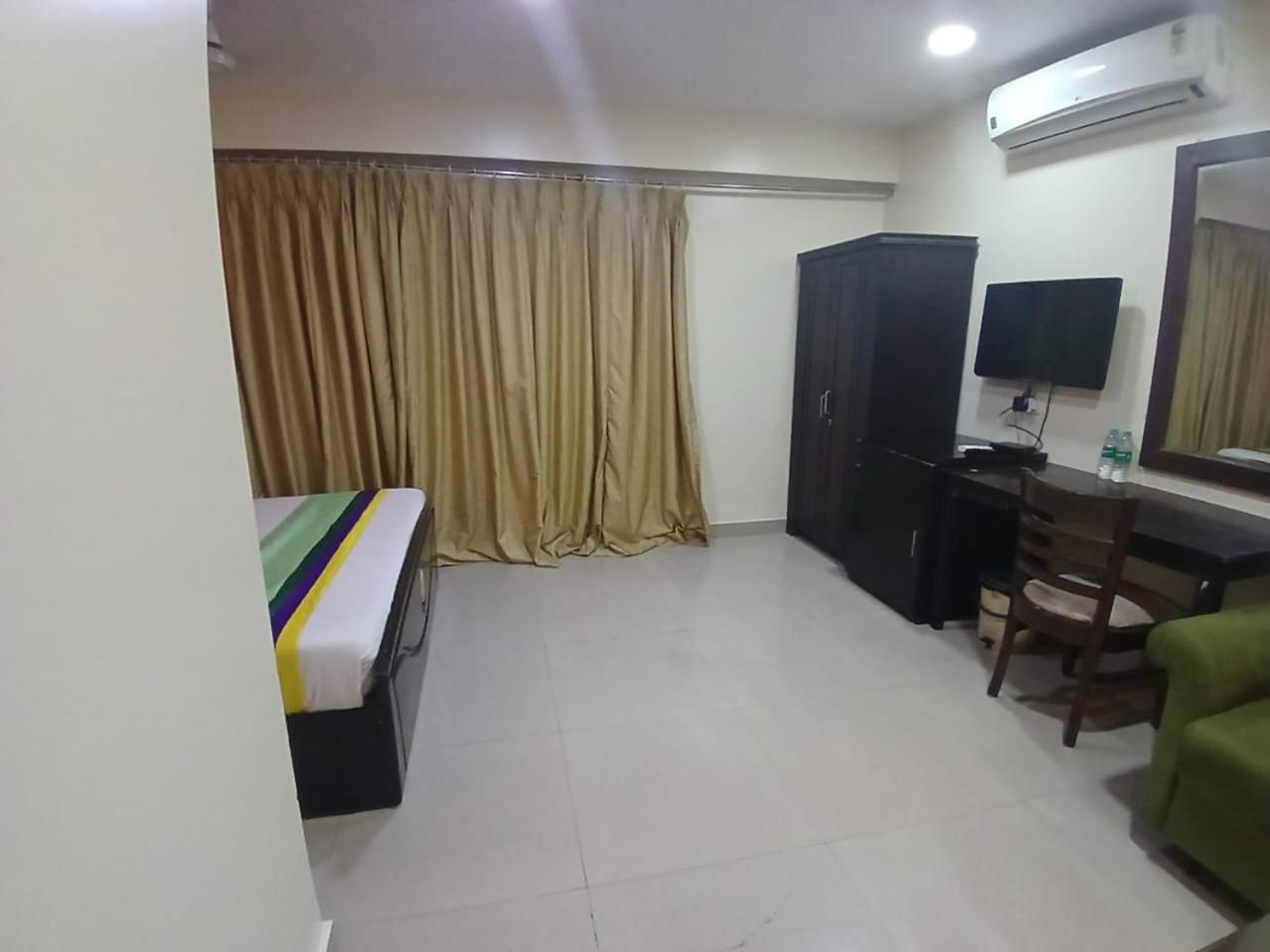 Blossom Rooms Hotel Vashishtha - Free Lunch Or Dinner- Free Breakfast حيدر أباد المظهر الخارجي الصورة