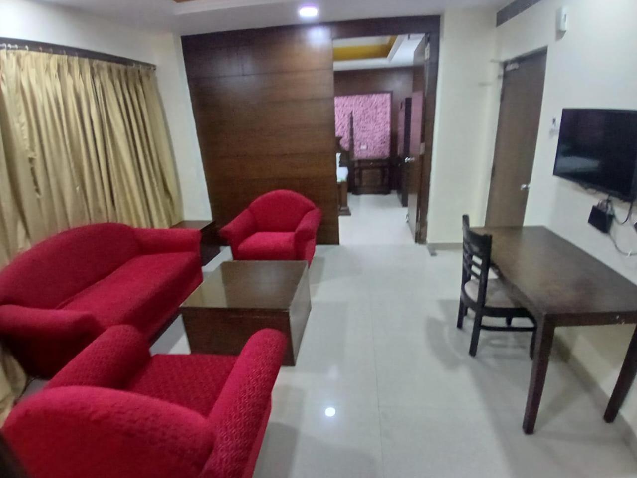 Blossom Rooms Hotel Vashishtha - Free Lunch Or Dinner- Free Breakfast حيدر أباد المظهر الخارجي الصورة